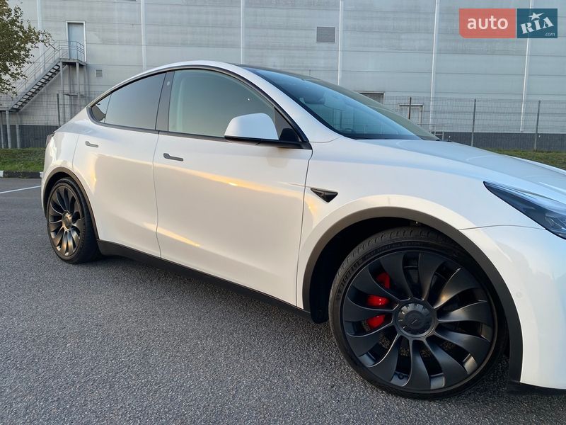 Позашляховик / Кросовер Tesla Model Y 2022 в Рівному фото 5 Позашляховик / Кросовер Tesla Model Y 2022 в Рівному
