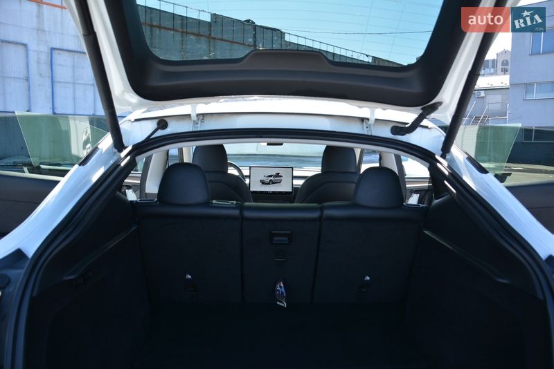 Внедорожник / Кроссовер Tesla Model Y 2022 в Киеве фото 10 Внедорожник / Кроссовер Tesla Model Y 2022 в Киеве