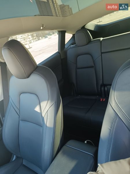 Внедорожник / Кроссовер Tesla Model Y 2022 в Киеве