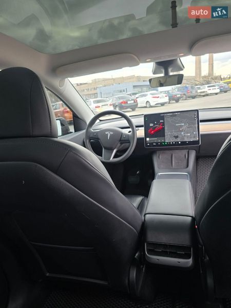 Позашляховик / Кросовер Tesla Model Y 2021 в Дніпрі