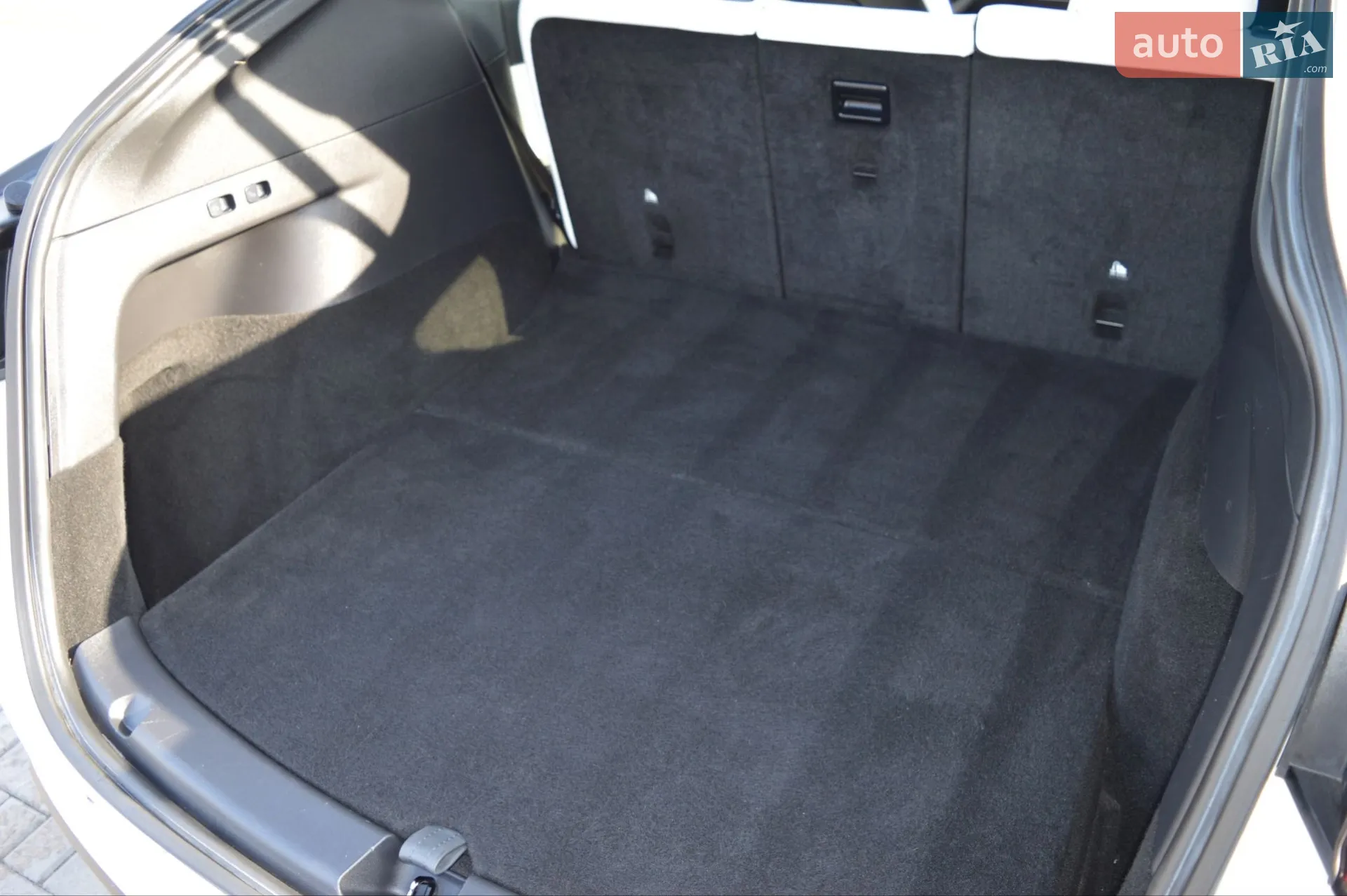 2020 Tesla Model Y - мініатюра 29