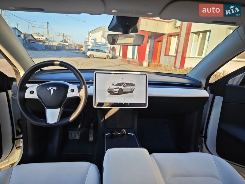 Внедорожник / Кроссовер Tesla Model Y 2022 в Ровно