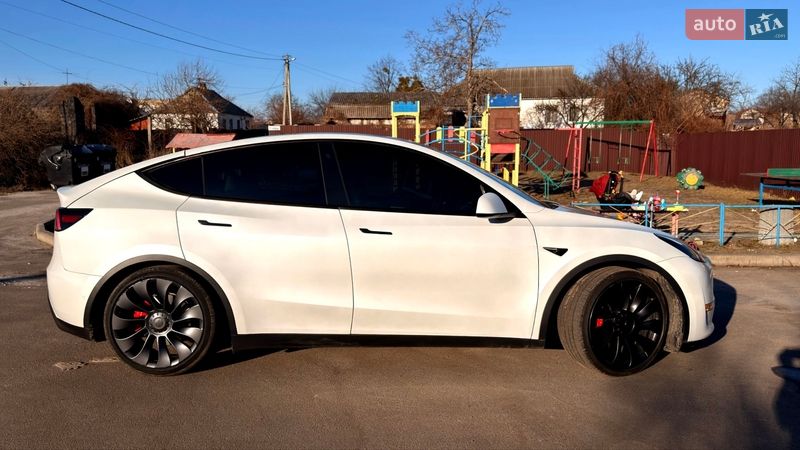 Позашляховик / Кросовер Tesla Model Y 2020 в Києві фото 7 Позашляховик / Кросовер Tesla Model Y 2020 в Києві