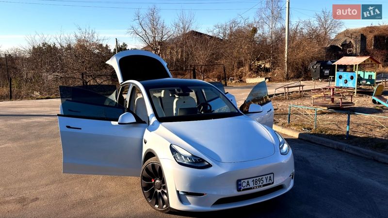 Позашляховик / Кросовер Tesla Model Y 2020 в Києві фото 9 Позашляховик / Кросовер Tesla Model Y 2020 в Києві