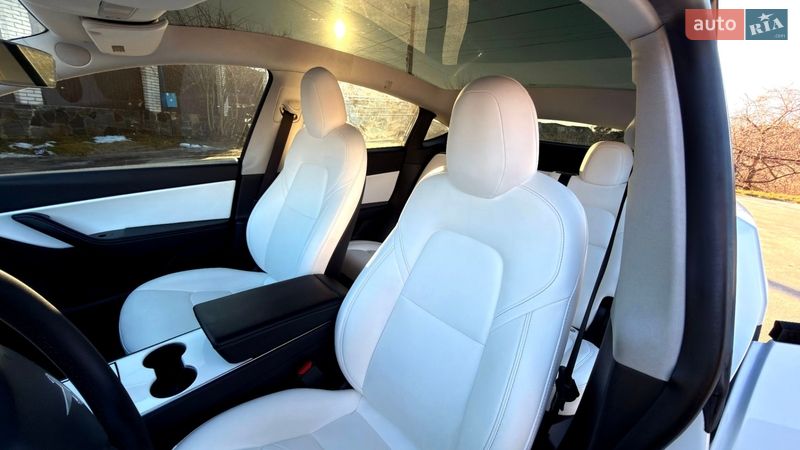 Позашляховик / Кросовер Tesla Model Y 2020 в Києві фото 29 Позашляховик / Кросовер Tesla Model Y 2020 в Києві