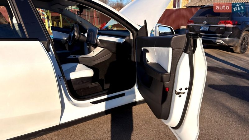 Позашляховик / Кросовер Tesla Model Y 2020 в Києві фото 32 Позашляховик / Кросовер Tesla Model Y 2020 в Києві