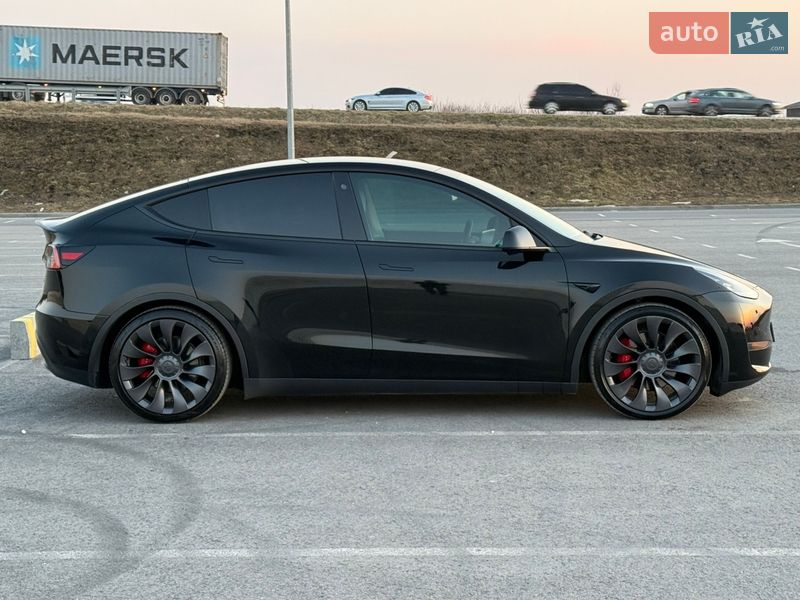 Позашляховик / Кросовер Tesla Model Y 2020 в Львові