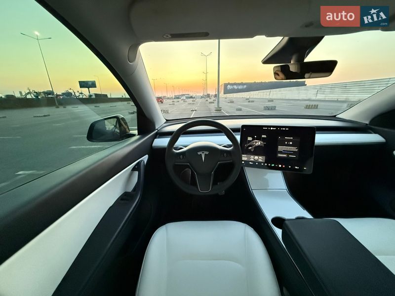 Позашляховик / Кросовер Tesla Model Y 2020 в Львові