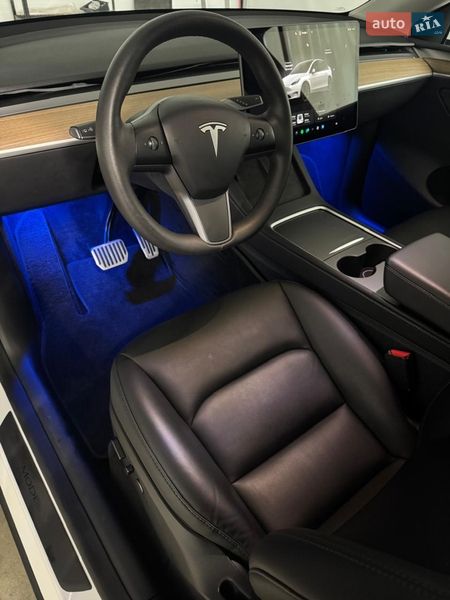 Внедорожник / Кроссовер Tesla Model Y 2023 в Киеве