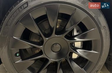 Внедорожник / Кроссовер Tesla Model Y 2023 в Киеве