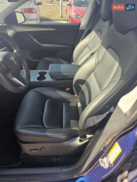 Внедорожник / Кроссовер Tesla Model Y 2023 в Львове