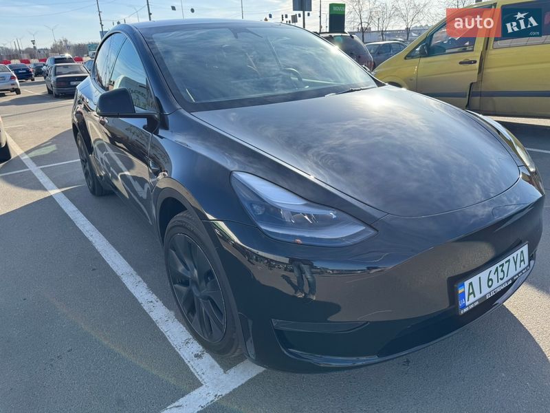 Внедорожник / Кроссовер Tesla Model Y 2024 в Киеве
