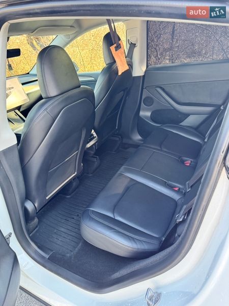 Внедорожник / Кроссовер Tesla Model Y 2023 в Львове