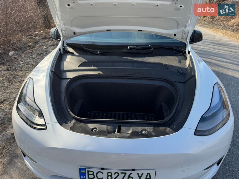 Внедорожник / Кроссовер Tesla Model Y 2023 в Львове
