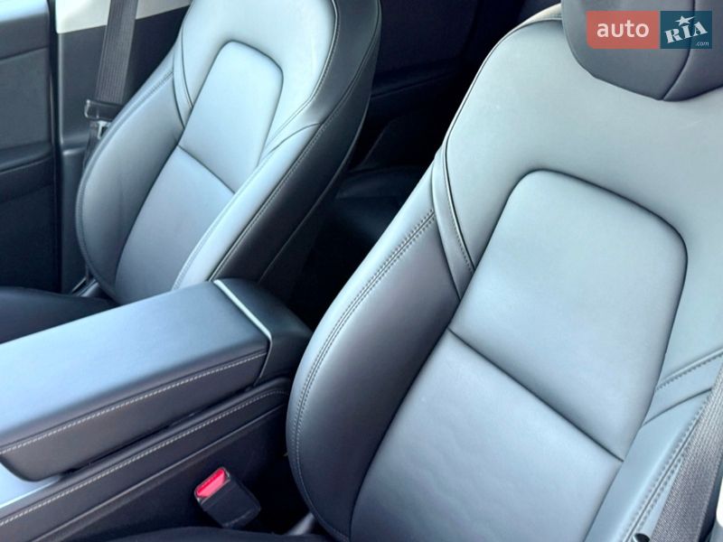 Внедорожник / Кроссовер Tesla Model Y 2023 в Киеве