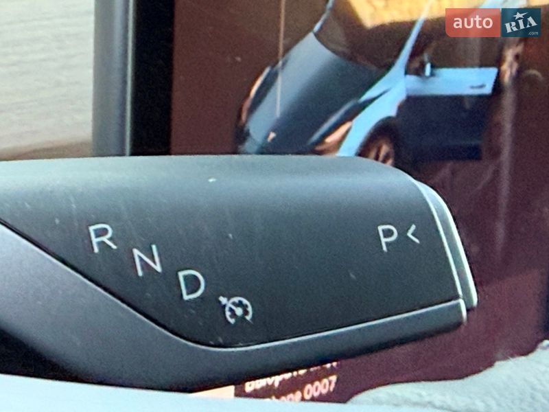 Внедорожник / Кроссовер Tesla Model Y 2023 в Киеве