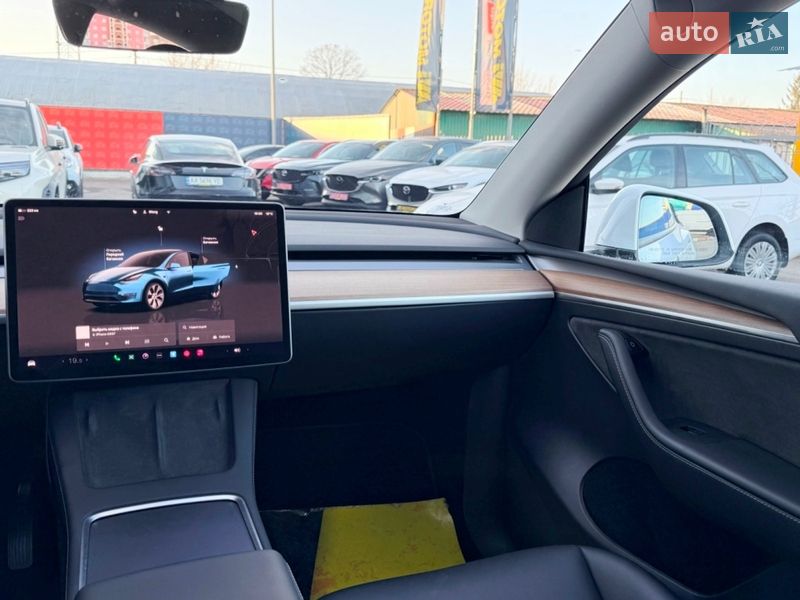 Внедорожник / Кроссовер Tesla Model Y 2023 в Киеве