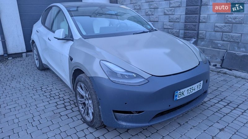 Tesla Model Y 2021