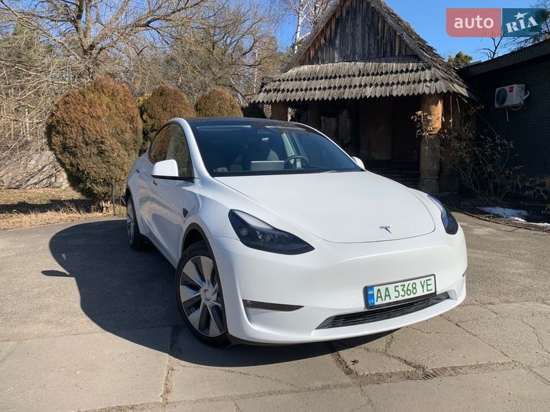 Позашляховик / Кросовер Tesla Model Y 2023 в Києві фото 3 Позашляховик / Кросовер Tesla Model Y 2023 в Києві