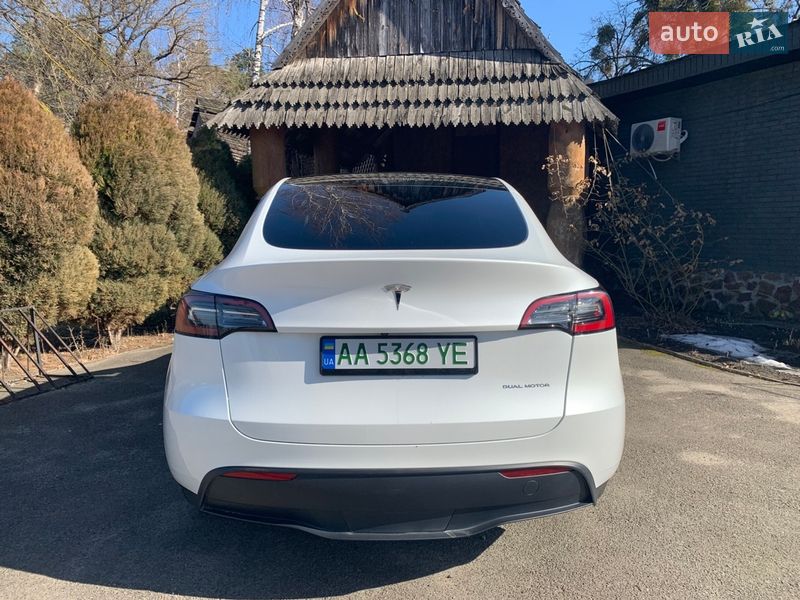 Позашляховик / Кросовер Tesla Model Y 2023 в Києві фото 6 Позашляховик / Кросовер Tesla Model Y 2023 в Києві