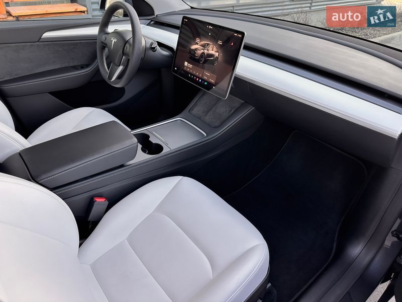 Позашляховик / Кросовер Tesla Model Y 2023 в Дніпрі