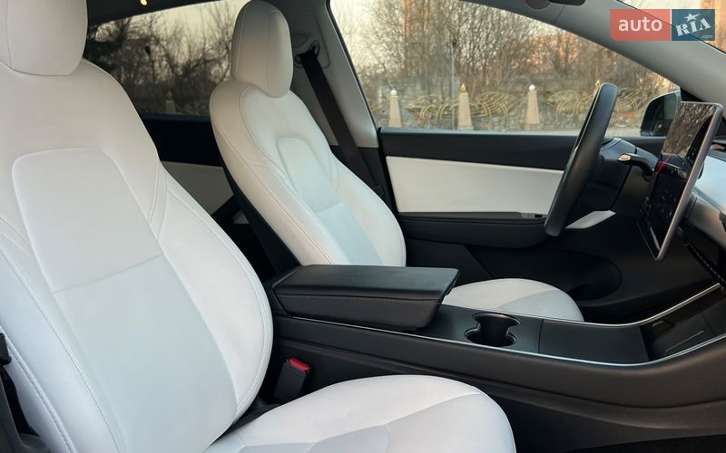Внедорожник / Кроссовер Tesla Model Y 2020 в Львове