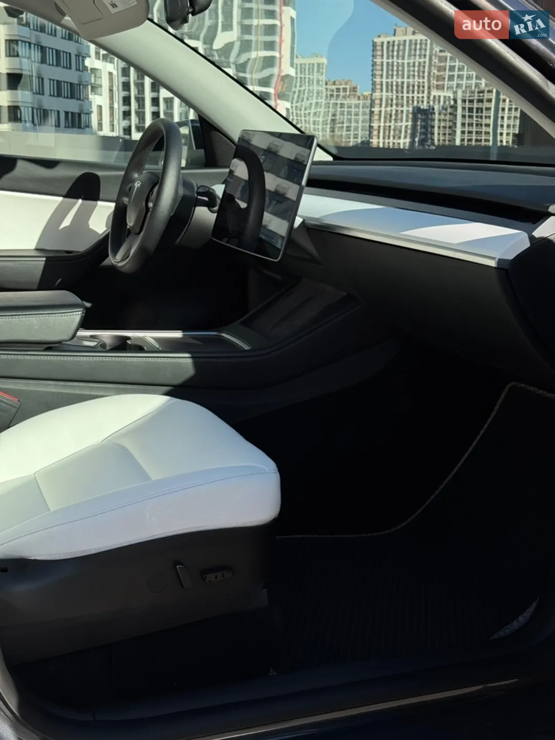 2022 Tesla Model Y - мініатюра 28
