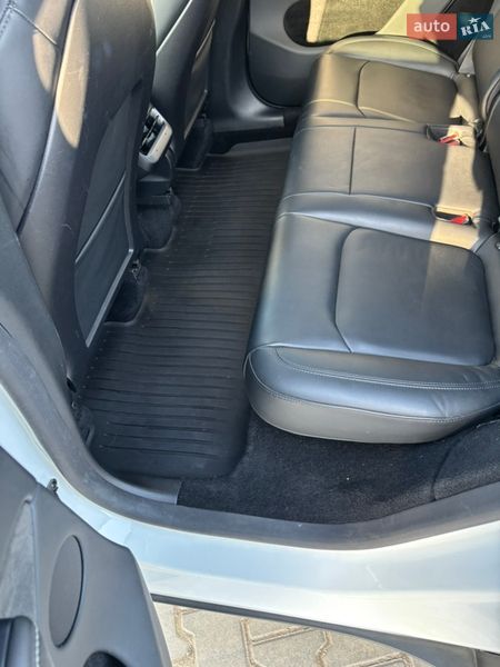 Позашляховик / Кросовер Tesla Model Y 2023 в Тернополі