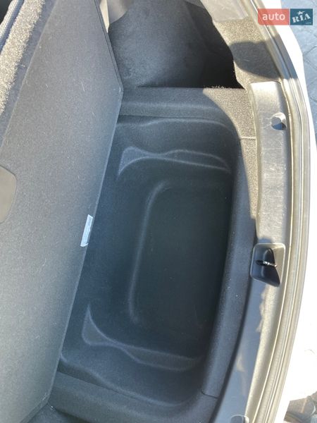 Позашляховик / Кросовер Tesla Model Y 2021 в Львові