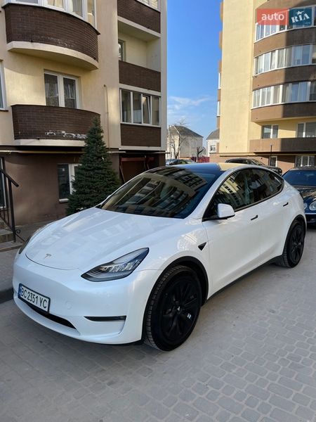 Позашляховик / Кросовер Tesla Model Y 2021 в Львові
