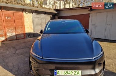 Позашляховик / Кросовер Tesla Model Y 2025 в Києві
