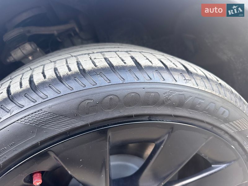 Внедорожник / Кроссовер Tesla Model Y 2023 в Хмельницком