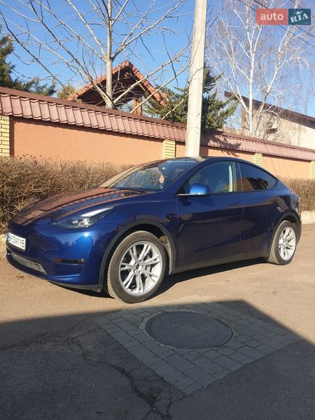 Tesla Model Y 2023
