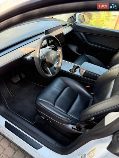 Внедорожник / Кроссовер Tesla Model Y 2021 в Львове