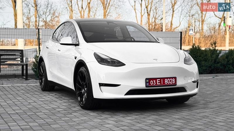 Внедорожник / Кроссовер Tesla Model Y 2023 в Ровно