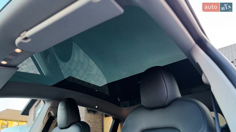 Внедорожник / Кроссовер Tesla Model Y 2023 в Ровно