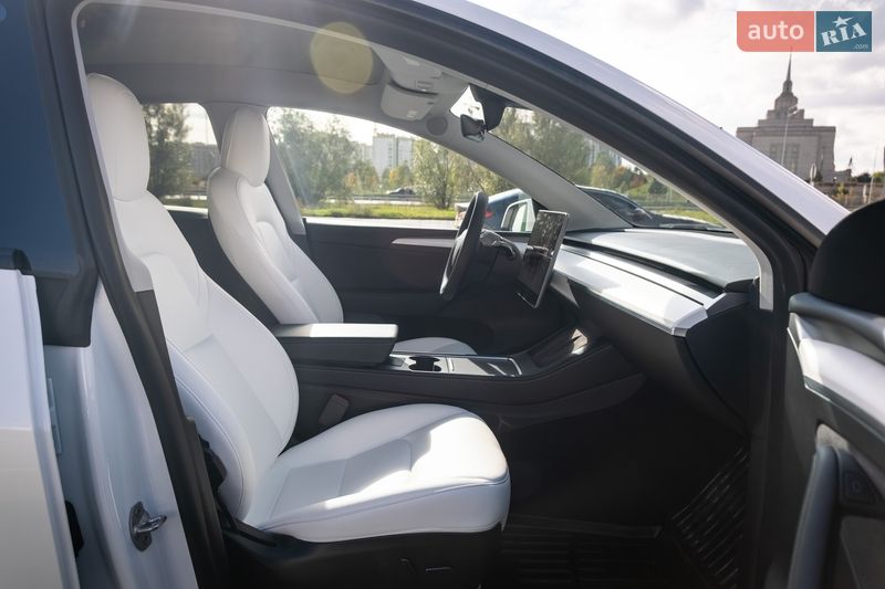 Позашляховик / Кросовер Tesla Model Y 2022 в Києві