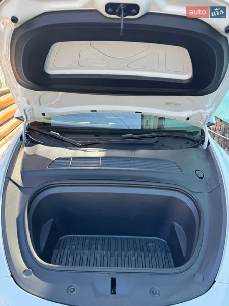 Внедорожник / Кроссовер Tesla Model Y 2022 в Львове фото 14 Внедорожник / Кроссовер Tesla Model Y 2022 в Львове