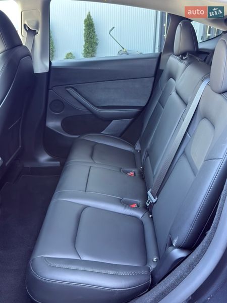 Внедорожник / Кроссовер Tesla Model Y 2024 в Черновцах