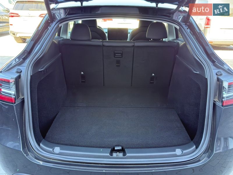 Внедорожник / Кроссовер Tesla Model Y 2024 в Черновцах