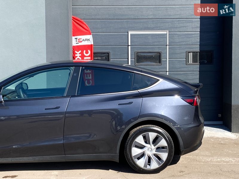 Позашляховик / Кросовер Tesla Model Y 2024 в Києві