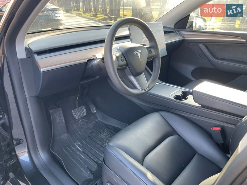 Внедорожник / Кроссовер Tesla Model Y 2024 в Стрые