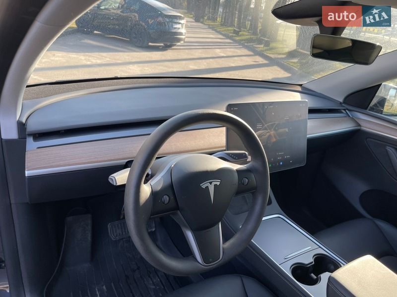 Внедорожник / Кроссовер Tesla Model Y 2024 в Стрые