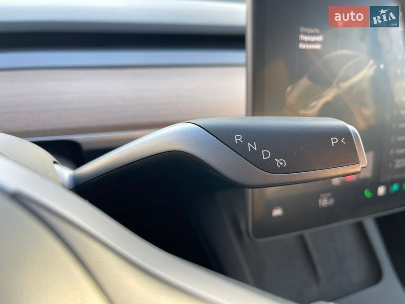 Внедорожник / Кроссовер Tesla Model Y 2024 в Стрые