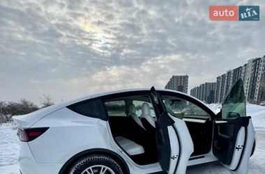 Внедорожник / Кроссовер Tesla Model Y 2022 в Киеве
