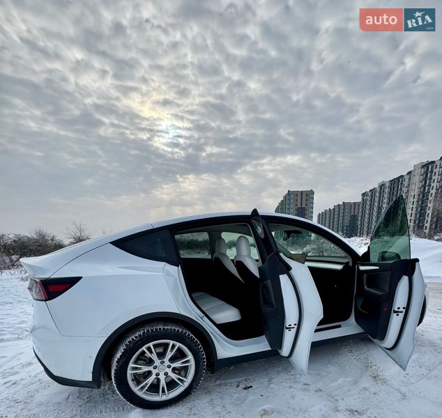 Внедорожник / Кроссовер Tesla Model Y 2022 в Киеве