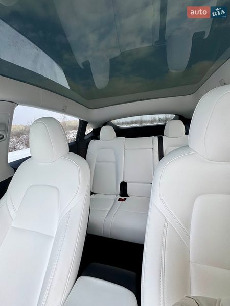 Внедорожник / Кроссовер Tesla Model Y 2022 в Киеве