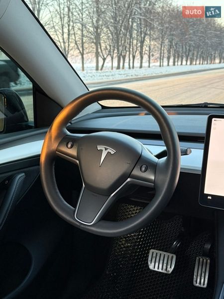 Внедорожник / Кроссовер Tesla Model Y 2023 в Киеве
