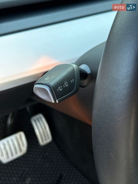 Внедорожник / Кроссовер Tesla Model Y 2023 в Киеве