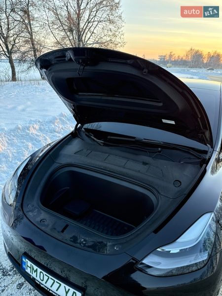 Внедорожник / Кроссовер Tesla Model Y 2023 в Киеве